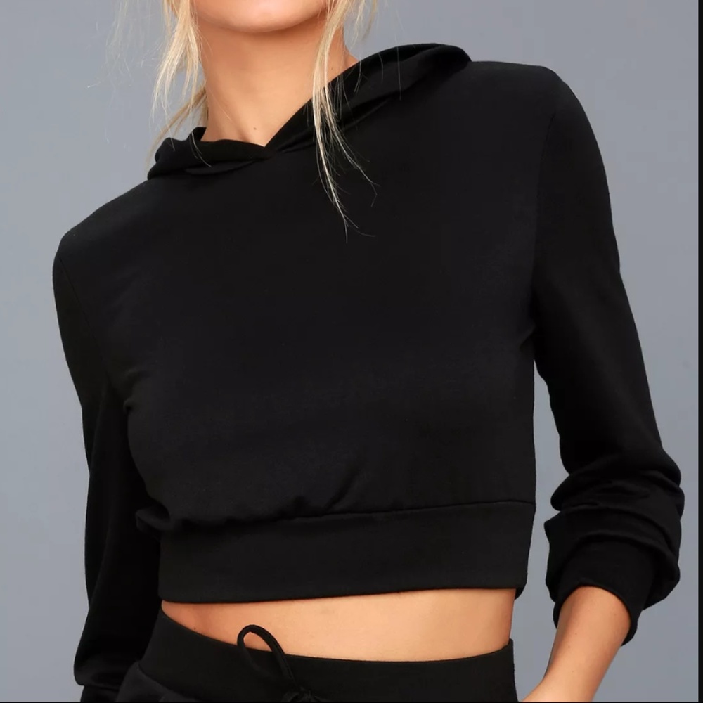 BLACK CROPPED HOODIE